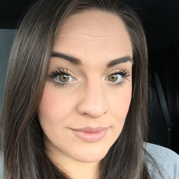 Meet your Posher, Brooke - Picture 1 of 1